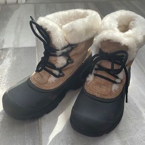 Sorel Snow Angel Lace Up Fur Lined Boots size 6